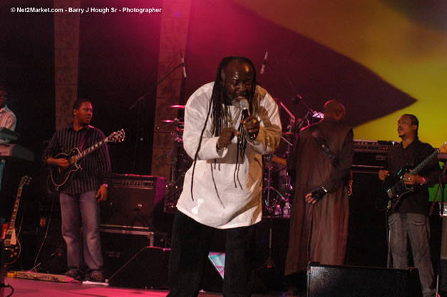 Freddy McGregor @ The Aqueduct on Rose Hall - Friday, January 26, 2007 - 10th Anniversary - Air Jamaica Jazz & Blues Festival 2007 - The Art of Music - Tuesday, January 23 - Saturday, January 27, 2007, The Aqueduct on Rose Hall, Montego Bay, Jamaica - Negril Travel Guide, Negril Jamaica WI - http://www.negriltravelguide.com - info@negriltravelguide.com...!