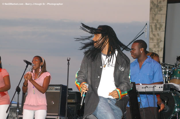 Peter Lloyd - Air Jamaica Jazz & Blues Festival 2007 - The Art of Music -  Thursday, January 25th - 10th Anniversary - Air Jamaica Jazz & Blues Festival 2007 - The Art of Music - Tuesday, January 23 - Saturday, January 27, 2007, The Aqueduct on Rose Hall, Montego Bay, Jamaica - Negril Travel Guide, Negril Jamaica WI - http://www.negriltravelguide.com - info@negriltravelguide.com...!