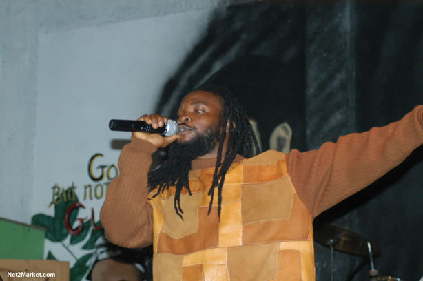 Reggae Superstar - Bush Man @ Bourbon Beach with Boddy Dread & Singing Honour - Presented by Our Music Promotions - Omar & Ama-Donna - Saturday, May 14, 2005 - Negril Travel Guide, Negril Jamaica WI - http://www.negriltravelguide.com - info@negriltravelguide.com...!