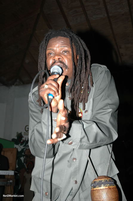 The Messenger, Reggae Super Star - Luciano - Gregory Isaacs - Bobby Dread - Swallow - backed by the Indika Band - Boubon Beach Restaurant, Beach Bar & Oceanfront Accommodations - Negril Travel Guide, Negril Jamaica WI - http://www.negriltravelguide.com - info@negriltravelguide.com...!