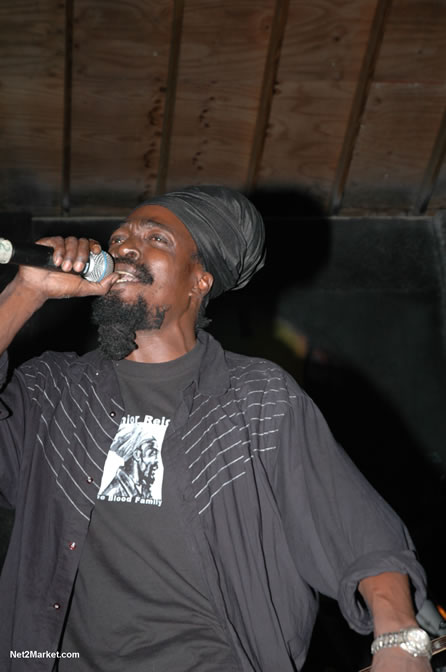 The Messenger, Reggae Super Star - Luciano - Gregory Isaacs - Bobby Dread - Swallow - backed by the Indika Band - Boubon Beach Restaurant, Beach Bar & Oceanfront Accommodations - Negril Travel Guide, Negril Jamaica WI - http://www.negriltravelguide.com - info@negriltravelguide.com...!