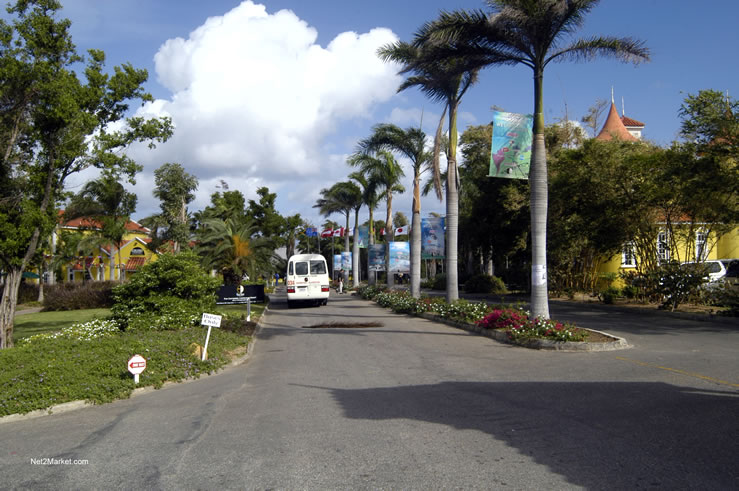 Caribbean MarketPlace by the Caribbean Hotel Association - Half Moon Shopping Village, Montego Bay - Negril Travel Guide, Negril Jamaica WI - http://www.negriltravelguide.com - info@negriltravelguide.com...!