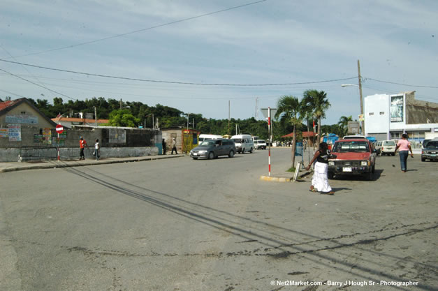 A Walk Around Lucea One Way - Caribbean Medical Mission, Wednesday, October 18, 2006 - Negril Travel Guide, Negril Jamaica WI - http://www.negriltravelguide.com - info@negriltravelguide.com...!