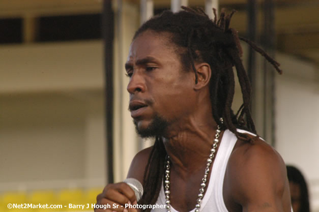 Jah Cure - Cure Fest 2007 - Longing For Concert at Trelawny Multi Purpose Stadium, Trelawny, Jamaica - Sunday, October 14, 2007 - Cure Fest 2007 October 12th-14th, 2007 Presented by Danger Promotions, Iyah Cure Promotions, and Brass Gate Promotions - Alison Young, Publicist - Photographs by Net2Market.com - Barry J. Hough Sr, Photographer - Negril Travel Guide, Negril Jamaica WI - http://www.negriltravelguide.com - info@negriltravelguide.com...!