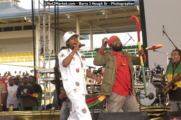 Jah Cure - Cure Fest 2007 - Longing For Concert at Trelawny Multi Purpose Stadium, Trelawny, Jamaica - Sunday, October 14, 2007 - Cure Fest 2007 October 12th-14th, 2007 Presented by Danger Promotions, Iyah Cure Promotions, and Brass Gate Promotions - Alison Young, Publicist - Photographs by Net2Market.com - Barry J. Hough Sr, Photographer - Negril Travel Guide, Negril Jamaica WI - http://www.negriltravelguide.com - info@negriltravelguide.com...!