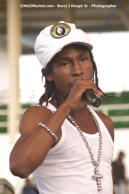 Jah Cure - Cure Fest 2007 - Longing For Concert at Trelawny Multi Purpose Stadium, Trelawny, Jamaica - Sunday, October 14, 2007 - Cure Fest 2007 October 12th-14th, 2007 Presented by Danger Promotions, Iyah Cure Promotions, and Brass Gate Promotions - Alison Young, Publicist - Photographs by Net2Market.com - Barry J. Hough Sr, Photographer - Negril Travel Guide, Negril Jamaica WI - http://www.negriltravelguide.com - info@negriltravelguide.com...!