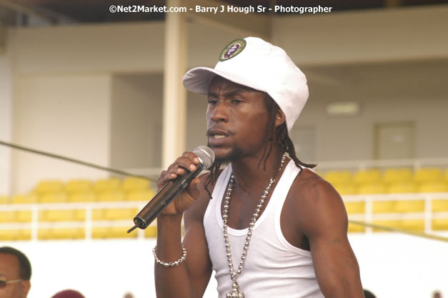 Jah Cure - Cure Fest 2007 - Longing For Concert at Trelawny Multi Purpose Stadium, Trelawny, Jamaica - Sunday, October 14, 2007 - Cure Fest 2007 October 12th-14th, 2007 Presented by Danger Promotions, Iyah Cure Promotions, and Brass Gate Promotions - Alison Young, Publicist - Photographs by Net2Market.com - Barry J. Hough Sr, Photographer - Negril Travel Guide, Negril Jamaica WI - http://www.negriltravelguide.com - info@negriltravelguide.com...!