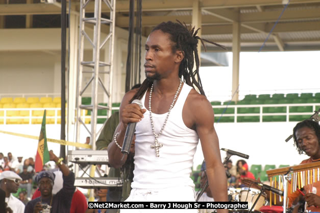 Jah Cure - Cure Fest 2007 - Longing For Concert at Trelawny Multi Purpose Stadium, Trelawny, Jamaica - Sunday, October 14, 2007 - Cure Fest 2007 October 12th-14th, 2007 Presented by Danger Promotions, Iyah Cure Promotions, and Brass Gate Promotions - Alison Young, Publicist - Photographs by Net2Market.com - Barry J. Hough Sr, Photographer - Negril Travel Guide, Negril Jamaica WI - http://www.negriltravelguide.com - info@negriltravelguide.com...!