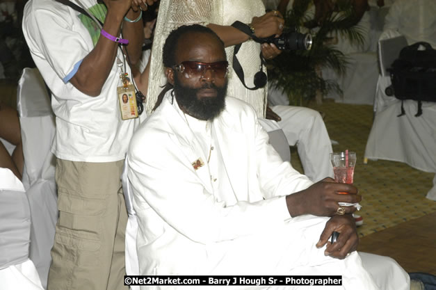 Live Wyya - Reflections - Cure Fest 2007 - All White Birth-Night Party - Hosted by Jah Cure - Starfish Trelawny Hotel - Trelawny, Jamaica - Friday, October 12, 2007 - Cure Fest 2007 October 12th-14th, 2007 Presented by Danger Promotions, Iyah Cure Promotions, and Brass Gate Promotions - Alison Young, Publicist - Photographs by Net2Market.com - Barry J. Hough Sr, Photographer - Negril Travel Guide, Negril Jamaica WI - http://www.negriltravelguide.com - info@negriltravelguide.com...!