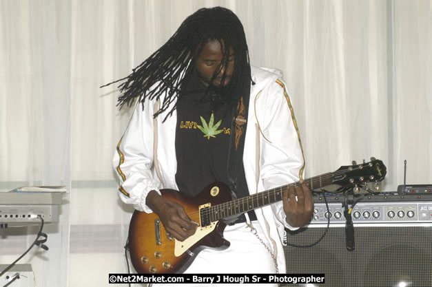 Live Wyya - Reflections - Cure Fest 2007 - All White Birth-Night Party - Hosted by Jah Cure - Starfish Trelawny Hotel - Trelawny, Jamaica - Friday, October 12, 2007 - Cure Fest 2007 October 12th-14th, 2007 Presented by Danger Promotions, Iyah Cure Promotions, and Brass Gate Promotions - Alison Young, Publicist - Photographs by Net2Market.com - Barry J. Hough Sr, Photographer - Negril Travel Guide, Negril Jamaica WI - http://www.negriltravelguide.com - info@negriltravelguide.com...!