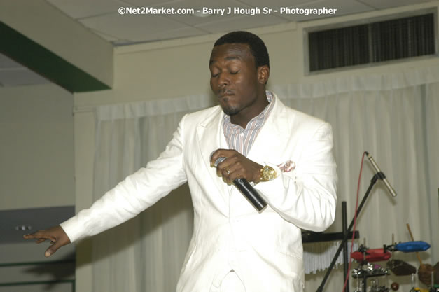 Prodigal Son - Reflections - Cure Fest 2007 - All White Birth-Night Party - Hosted by Jah Cure - Starfish Trelawny Hotel - Trelawny, Jamaica - Friday, October 12, 2007 - Cure Fest 2007 October 12th-14th, 2007 Presented by Danger Promotions, Iyah Cure Promotions, and Brass Gate Promotions - Alison Young, Publicist - Photographs by Net2Market.com - Barry J. Hough Sr, Photographer - Negril Travel Guide, Negril Jamaica WI - http://www.negriltravelguide.com - info@negriltravelguide.com...!