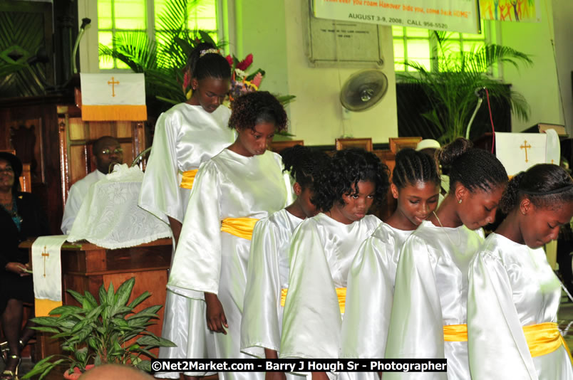 Lucea United Church - Unitied Church in Jamaica and Cayman Islands - Worship Service & Celebration of the Sacrament of Holy Communion - Special Guests: Hanover Homecoming Foundation & His excellency The Most Honourable Professor Sir Kenneth Hall Governor General of Jamaica - Sunday, August 3, 2008 - Hanover Homecoming Foundation LTD Jamaica - Wherever you roam ... Hanover bids you ... come HOME - Sunday, August 3 to Saturday, August 9, 2008 - Hanover Jamaica - Photographs by Net2Market.com - Barry J. Hough Sr. Photojournalist/Photograper - Photographs taken with a Nikon D300 - Negril Travel Guide, Negril Jamaica WI - http://www.negriltravelguide.com - info@negriltravelguide.com...!