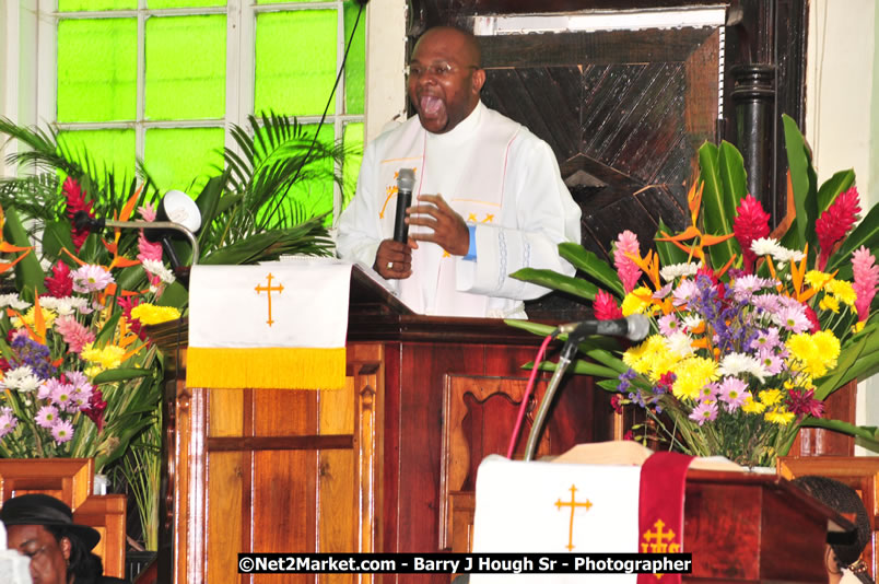 Lucea United Church - Unitied Church in Jamaica and Cayman Islands - Worship Service & Celebration of the Sacrament of Holy Communion - Special Guests: Hanover Homecoming Foundation & His excellency The Most Honourable Professor Sir Kenneth Hall Governor General of Jamaica - Sunday, August 3, 2008 - Hanover Homecoming Foundation LTD Jamaica - Wherever you roam ... Hanover bids you ... come HOME - Sunday, August 3 to Saturday, August 9, 2008 - Hanover Jamaica - Photographs by Net2Market.com - Barry J. Hough Sr. Photojournalist/Photograper - Photographs taken with a Nikon D300 - Negril Travel Guide, Negril Jamaica WI - http://www.negriltravelguide.com - info@negriltravelguide.com...!