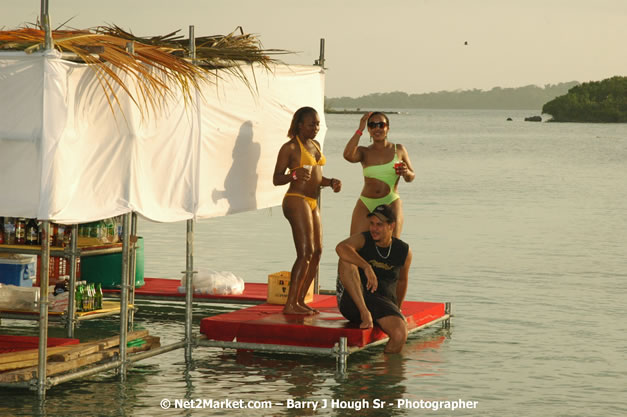 Hybrid Go Ultra - Independence Negril 2K7 - A Barefoot Beach Party @ The Hybrid Beach Cove aka Half Moon Beach Club, Sunday, August 5, 2007, Half Moon Beach, Hanover Parish, Jamaica - Negril Travel Guide.com, Negril Jamaica WI - http://www.negriltravelguide.com - info@negriltravelguide.com...!