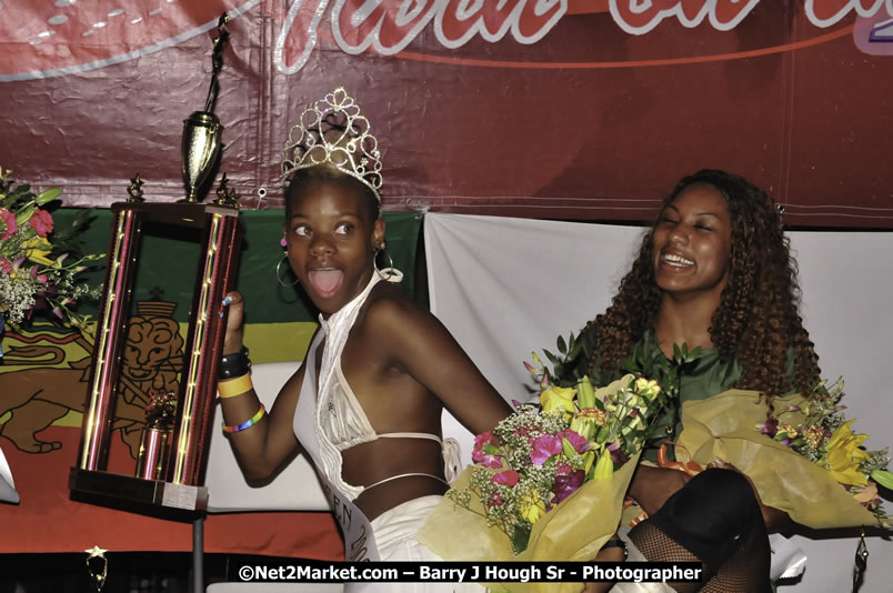 International Dancehall Queen Competition - Big Head Promotions Presents the Red Label Wine Dancehall Queen Competition - Saturday, July 26, 2008 @ Pier One, Montego Bay, Jamaica W.I. - Photographs by Net2Market.com - Barry J. Hough Sr. Photojournalist/Photograper - Photographs taken with a Nikon D300 - Negril Travel Guide, Negril Jamaica WI - http://www.negriltravelguide.com - info@negriltravelguide.com...!