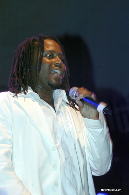 Performances - Air Jamaica Jazz & Blues 2005 - The Art Of Music - Cinnamon Hill Golf Course, Rose Hall, Montego Bay - Negril Travel Guide, Negril Jamaica WI - http://www.negriltravelguide.com - info@negriltravelguide.com...!