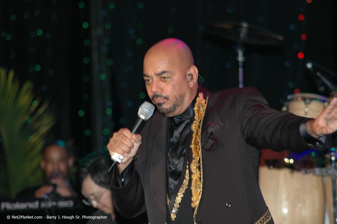 James Ingram - Air Jamaica Jazz & Blues Festival 2006 - The Art of Music - Cinnamon Hill Golf Club - Rosehall Resort & Country Club, Montego Bay, Jamaica W.I. - Thursday, Saturday 28, 2006 - Negril Travel Guide, Negril Jamaica WI - http://www.negriltravelguide.com - info@negriltravelguide.com...!