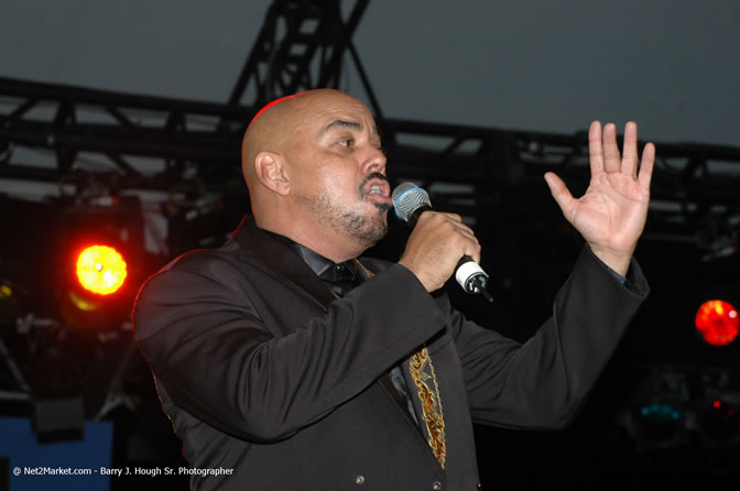 James Ingram - Air Jamaica Jazz & Blues Festival 2006 - The Art of Music - Cinnamon Hill Golf Club - Rosehall Resort & Country Club, Montego Bay, Jamaica W.I. - Thursday, Saturday 28, 2006 - Negril Travel Guide, Negril Jamaica WI - http://www.negriltravelguide.com - info@negriltravelguide.com...!