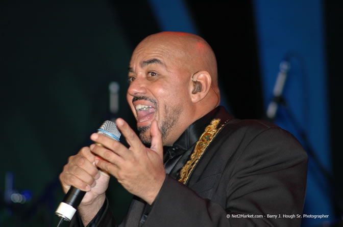 James Ingram - Air Jamaica Jazz & Blues Festival 2006 - The Art of Music - Cinnamon Hill Golf Club - Rosehall Resort & Country Club, Montego Bay, Jamaica W.I. - Thursday, Saturday 28, 2006 - Negril Travel Guide, Negril Jamaica WI - http://www.negriltravelguide.com - info@negriltravelguide.com...!