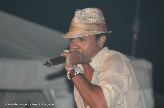 Shaggy - Air Jamaica Jazz & Blues Festival 2006 - The Art of Music - Cinnamon Hill Golf Club - Rosehall Resort & Country Club, Montego Bay, Jamaica W.I. - Thursday, January 26, 2006 - Negril Travel Guide, Negril Jamaica WI - http://www.negriltravelguide.com - info@negriltravelguide.com...!