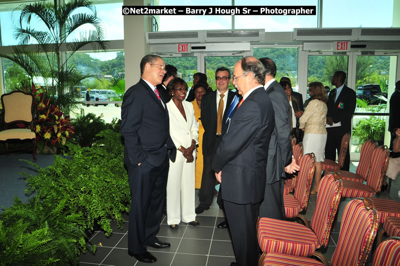 The Unveiling Of The Commemorative Plaque By The Honourable Prime Minister, Orette Bruce Golding, MP, And Their Majesties, King Juan Carlos I And Queen Sofia Of Spain - On Wednesday, February 18, 2009, Marking The Completion Of The Expansion Of Sangster International Airport, Venue at Sangster International Airport, Montego Bay, St James, Jamaica - Wednesday, February 18, 2009 - Photographs by Net2Market.com - Barry J. Hough Sr, Photographer/Photojournalist - Negril Travel Guide, Negril Jamaica WI - http://www.negriltravelguide.com - info@negriltravelguide.com...!