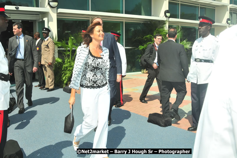 The Unveiling Of The Commemorative Plaque By The Honourable Prime Minister, Orette Bruce Golding, MP, And Their Majesties, King Juan Carlos I And Queen Sofia Of Spain - On Wednesday, February 18, 2009, Marking The Completion Of The Expansion Of Sangster International Airport, Venue at Sangster International Airport, Montego Bay, St James, Jamaica - Wednesday, February 18, 2009 - Photographs by Net2Market.com - Barry J. Hough Sr, Photographer/Photojournalist - Negril Travel Guide, Negril Jamaica WI - http://www.negriltravelguide.com - info@negriltravelguide.com...!