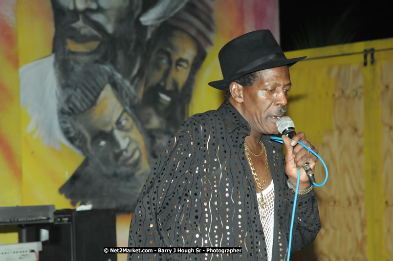 Leroy Sibbles and Gregory Isaacs at Bourbon Beach - Monday, February 11, 2008 - Bourbon Beach, Norman Manley Boulevard, Negril, Westmoreland, Jamaica W.I. - Photographs by Net2Market.com - Barry J. Hough Sr, Photographer - Negril Travel Guide, Negril Jamaica WI - http://www.negriltravelguide.com - info@negriltravelguide.com...!