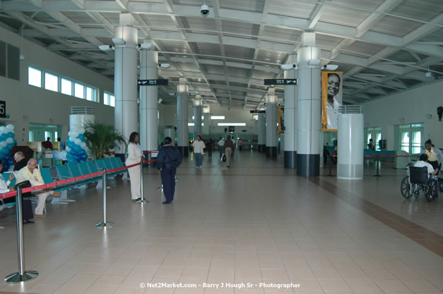 MBJ Airports Limited Welcomes WestJet Airlines - Inaugural Scheduled Service From Toronto Pearsons International Airport - Monday, December 10, 2007 - Sangster International Airport - MBJ Airports Limited, Montego Bay, Jamaica W.I. - Photographs by Net2Market.com - Barry J. Hough Sr, Photographer - Negril Travel Guide, Negril Jamaica WI - http://www.negriltravelguide.com - info@negriltravelguide.com...!