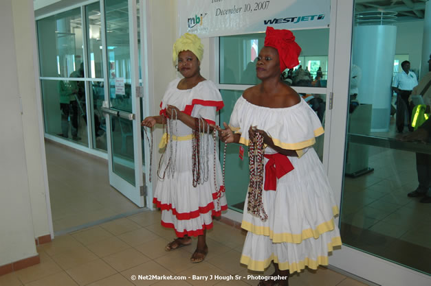 MBJ Airports Limited Welcomes WestJet Airlines - Inaugural Scheduled Service From Toronto Pearsons International Airport - Monday, December 10, 2007 - Sangster International Airport - MBJ Airports Limited, Montego Bay, Jamaica W.I. - Photographs by Net2Market.com - Barry J. Hough Sr, Photographer - Negril Travel Guide, Negril Jamaica WI - http://www.negriltravelguide.com - info@negriltravelguide.com...!