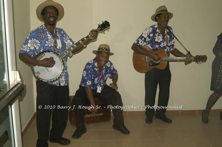 US Airways Inaugurtes New Service from Phoenix Sky Harbor International Airport to Sangster International Airport, Friday, December 18, 2009, Sangster International Airport, Montego Bay, St. James, Jamaica W.I. - Photographs by Net2Market.com - Barry J. Hough Sr, Photographer/Photojournalist - The Negril Travel Guide - Negril's and Jamaica's Number One Concert Photography Web Site with over 40,000 Jamaican Concert photographs Published -  Negril Travel Guide, Negril Jamaica WI - http://www.negriltravelguide.com - info@negriltravelguide.com...!