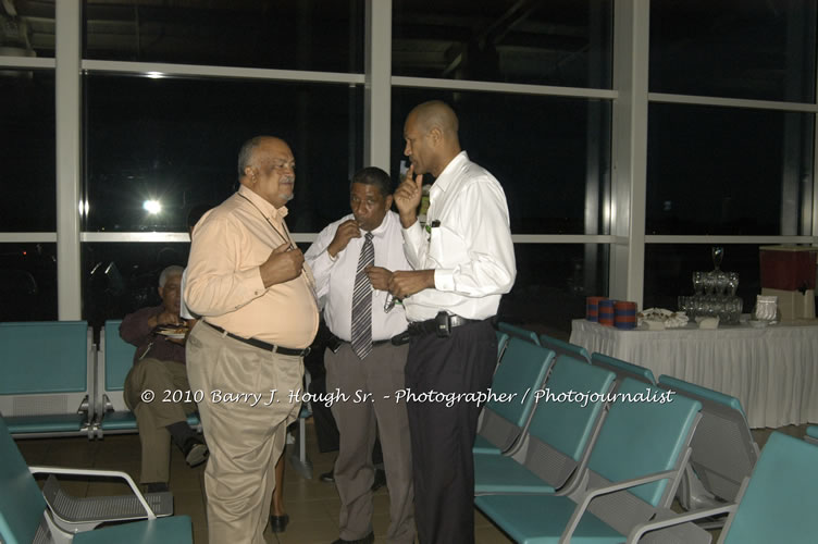 US Airways Inaugurtes New Service from Phoenix Sky Harbor International Airport to Sangster International Airport, Friday, December 18, 2009, Sangster International Airport, Montego Bay, St. James, Jamaica W.I. - Photographs by Net2Market.com - Barry J. Hough Sr, Photographer/Photojournalist - The Negril Travel Guide - Negril's and Jamaica's Number One Concert Photography Web Site with over 40,000 Jamaican Concert photographs Published -  Negril Travel Guide, Negril Jamaica WI - http://www.negriltravelguide.com - info@negriltravelguide.com...!