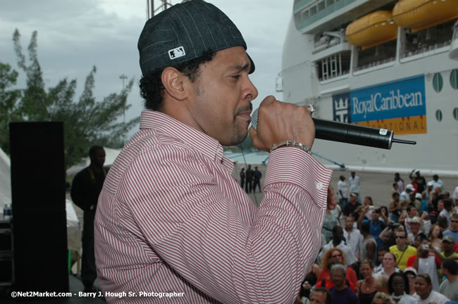 MS Freedom Of The Seas [Royal Caribbean International's - Newest Vessel] Plaques &amp; Keys Ceremony in order to commemorate its first arrival at the Port Montego Bay Photos - Negril Travel Guide, Negril Jamaica WI - http://www.negriltravelguide.com - info@negriltravelguide.com...!