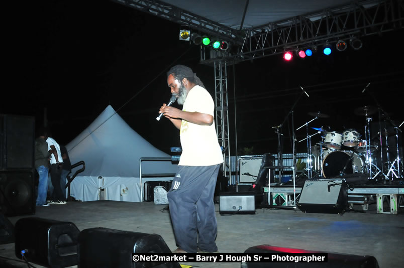 Marley Magic Traffic Jam - Concert @ Spring Break - Saturday, March 21, 2009 - Also Featuring: Kelley, Capleton, Junior Reid, Spragga Benz, Wayne Marshall, Munga, Romaine Virgo,Embee, Bango Herman, Flava K, Whisky Baggio, Andrew and Wadda Blood, Black Am I, Packa, Venue at Waz Beach, Norman Manley Boulevard, Negril Westmoreland, Jamaica - Saturday, March 21, 2009 - Photographs by Net2Market.com - Barry J. Hough Sr, Photographer/Photojournalist - Negril Travel Guide, Negril Jamaica WI - http://www.negriltravelguide.com - info@negriltravelguide.com...!