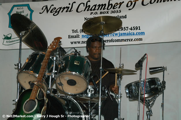 Negril Chamber of Commerce - 24th Anniversary Dinner Photos - Saturday, April 21, 2007 - Negril Hills Country Club, Sheffield, Westmoreland, Jamaica W.I. - Negril Travel Guide, Negril Jamaica WI - http://www.negriltravelguide.com - info@negriltravelguide.com...!