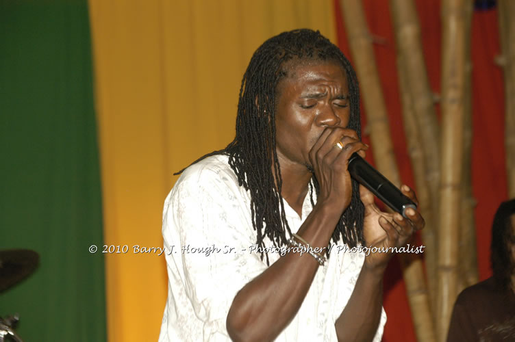 Chaka Demus & Pliers - Live In Concert @ Negril Escape Resort and Spa, December 8, 2009, One Love Drive, West End, Negril, Westmoreland, Jamaica W.I. - Photographs by Net2Market.com - Barry J. Hough Sr, Photographer/Photojournalist - Negril Travel Guide, Negril Jamaica WI - http://www.negriltravelguide.com - info@negriltravelguide.com...!