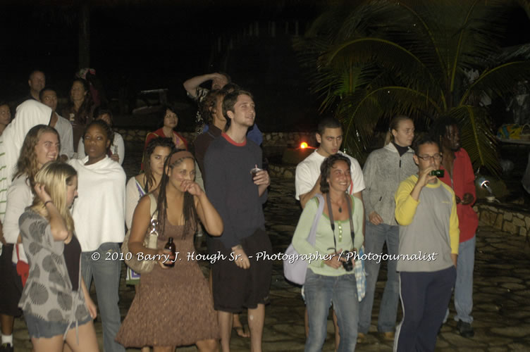 Etana - Live In Concert - One Love Reggae Concert Series 09/10 @ Negril Escape Resort and Spa, December 22, 2009, One Love Drive, West End, Negril, Westmoreland, Jamaica W.I. - Photographs by Net2Market.com - Barry J. Hough Sr, Photographer/Photojournalist - Negril Travel Guide, Negril Jamaica WI - http://www.negriltravelguide.com - info@negriltravelguide.com...!