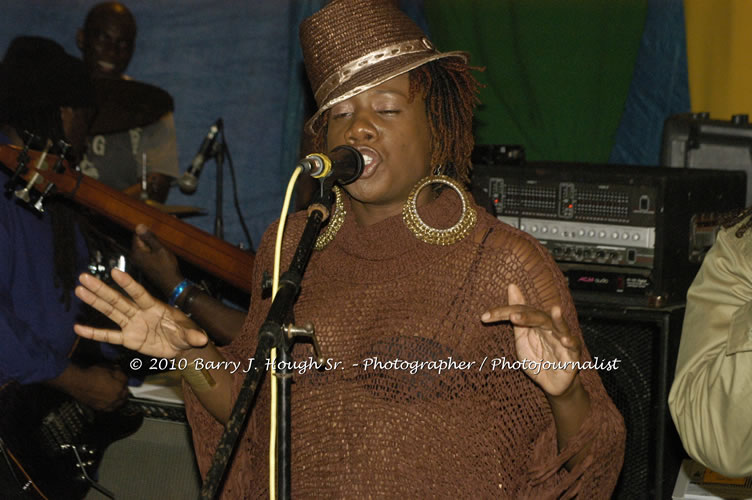 Etana - Live In Concert - One Love Reggae Concert Series 09/10 @ Negril Escape Resort and Spa, December 22, 2009, One Love Drive, West End, Negril, Westmoreland, Jamaica W.I. - Photographs by Net2Market.com - Barry J. Hough Sr, Photographer/Photojournalist - Negril Travel Guide, Negril Jamaica WI - http://www.negriltravelguide.com - info@negriltravelguide.com...!