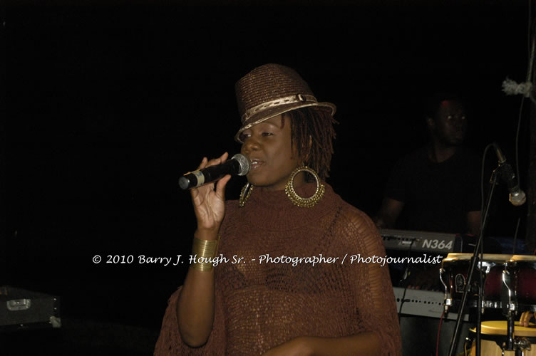 Etana - Live In Concert - One Love Reggae Concert Series 09/10 @ Negril Escape Resort and Spa, December 22, 2009, One Love Drive, West End, Negril, Westmoreland, Jamaica W.I. - Photographs by Net2Market.com - Barry J. Hough Sr, Photographer/Photojournalist - Negril Travel Guide, Negril Jamaica WI - http://www.negriltravelguide.com - info@negriltravelguide.com...!