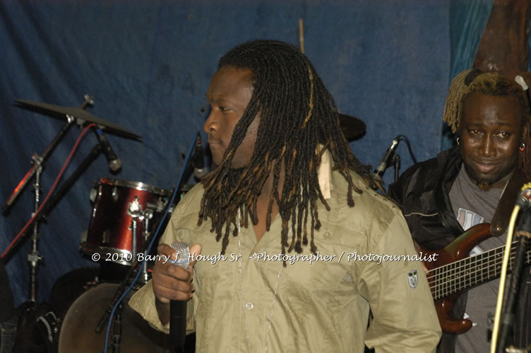 Etana - Live In Concert - One Love Reggae Concert Series 09/10 @ Negril Escape Resort and Spa, December 22, 2009, One Love Drive, West End, Negril, Westmoreland, Jamaica W.I. - Photographs by Net2Market.com - Barry J. Hough Sr, Photographer/Photojournalist - Negril Travel Guide, Negril Jamaica WI - http://www.negriltravelguide.com - info@negriltravelguide.com...!