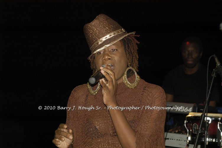 Etana - Live In Concert - One Love Reggae Concert Series 09/10 @ Negril Escape Resort and Spa, December 22, 2009, One Love Drive, West End, Negril, Westmoreland, Jamaica W.I. - Photographs by Net2Market.com - Barry J. Hough Sr, Photographer/Photojournalist - Negril Travel Guide, Negril Jamaica WI - http://www.negriltravelguide.com - info@negriltravelguide.com...!