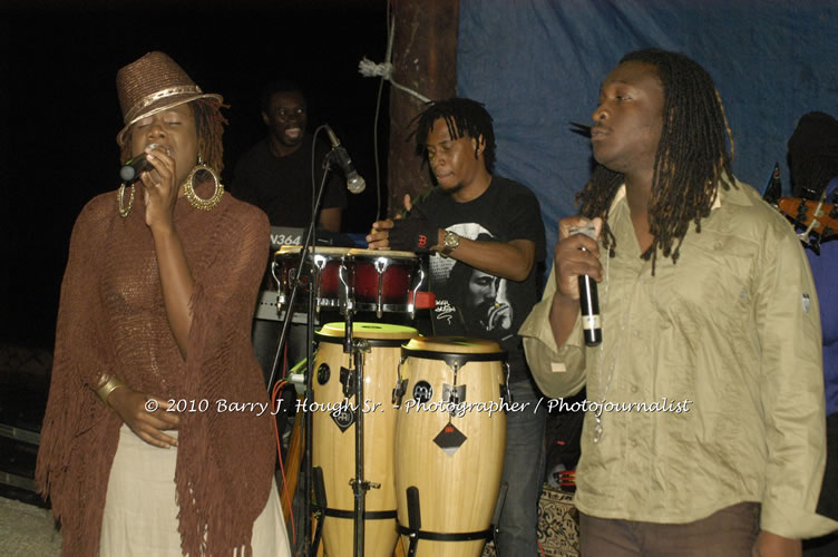 Etana - Live In Concert - One Love Reggae Concert Series 09/10 @ Negril Escape Resort and Spa, December 22, 2009, One Love Drive, West End, Negril, Westmoreland, Jamaica W.I. - Photographs by Net2Market.com - Barry J. Hough Sr, Photographer/Photojournalist - Negril Travel Guide, Negril Jamaica WI - http://www.negriltravelguide.com - info@negriltravelguide.com...!