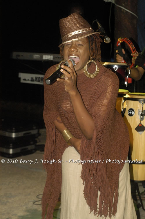 Etana - Live In Concert - One Love Reggae Concert Series 09/10 @ Negril Escape Resort and Spa, December 22, 2009, One Love Drive, West End, Negril, Westmoreland, Jamaica W.I. - Photographs by Net2Market.com - Barry J. Hough Sr, Photographer/Photojournalist - Negril Travel Guide, Negril Jamaica WI - http://www.negriltravelguide.com - info@negriltravelguide.com...!