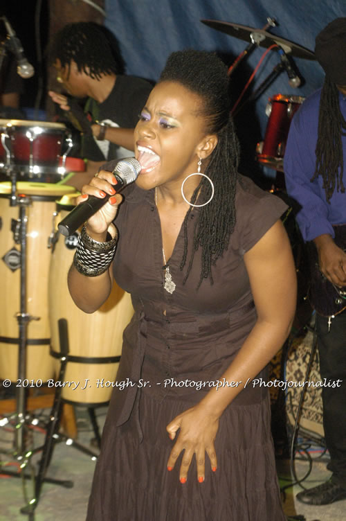 Etana - Live In Concert - One Love Reggae Concert Series 09/10 @ Negril Escape Resort and Spa, December 22, 2009, One Love Drive, West End, Negril, Westmoreland, Jamaica W.I. - Photographs by Net2Market.com - Barry J. Hough Sr, Photographer/Photojournalist - Negril Travel Guide, Negril Jamaica WI - http://www.negriltravelguide.com - info@negriltravelguide.com...!