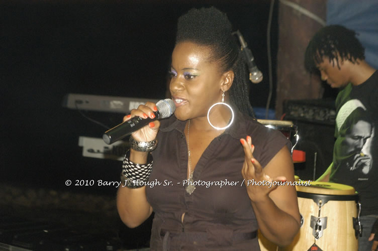 Etana - Live In Concert - One Love Reggae Concert Series 09/10 @ Negril Escape Resort and Spa, December 22, 2009, One Love Drive, West End, Negril, Westmoreland, Jamaica W.I. - Photographs by Net2Market.com - Barry J. Hough Sr, Photographer/Photojournalist - Negril Travel Guide, Negril Jamaica WI - http://www.negriltravelguide.com - info@negriltravelguide.com...!