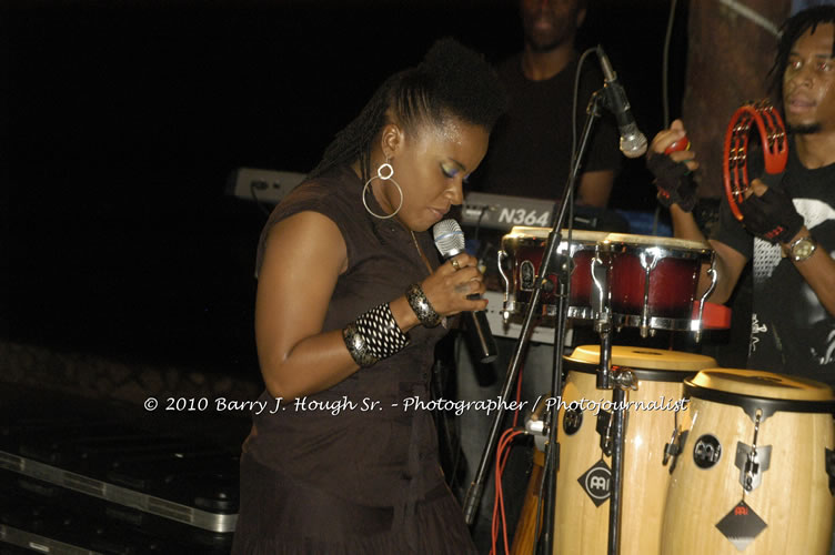 Etana - Live In Concert - One Love Reggae Concert Series 09/10 @ Negril Escape Resort and Spa, December 22, 2009, One Love Drive, West End, Negril, Westmoreland, Jamaica W.I. - Photographs by Net2Market.com - Barry J. Hough Sr, Photographer/Photojournalist - Negril Travel Guide, Negril Jamaica WI - http://www.negriltravelguide.com - info@negriltravelguide.com...!