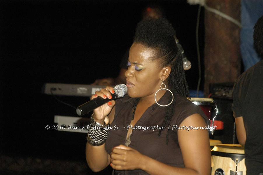 Etana - Live In Concert - One Love Reggae Concert Series 09/10 @ Negril Escape Resort and Spa, December 22, 2009, One Love Drive, West End, Negril, Westmoreland, Jamaica W.I. - Photographs by Net2Market.com - Barry J. Hough Sr, Photographer/Photojournalist - Negril Travel Guide, Negril Jamaica WI - http://www.negriltravelguide.com - info@negriltravelguide.com...!