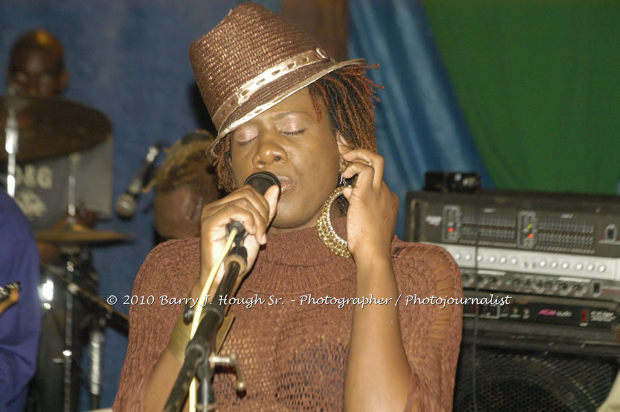 Etana - Live In Concert - One Love Reggae Concert Series 09/10 @ Negril Escape Resort and Spa, December 22, 2009, One Love Drive, West End, Negril, Westmoreland, Jamaica W.I. - Photographs by Net2Market.com - Barry J. Hough Sr, Photographer/Photojournalist - Negril Travel Guide, Negril Jamaica WI - http://www.negriltravelguide.com - info@negriltravelguide.com...!