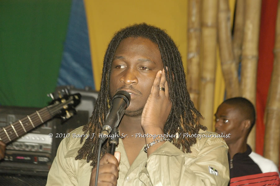 Etana - Live In Concert - One Love Reggae Concert Series 09/10 @ Negril Escape Resort and Spa, December 22, 2009, One Love Drive, West End, Negril, Westmoreland, Jamaica W.I. - Photographs by Net2Market.com - Barry J. Hough Sr, Photographer/Photojournalist - Negril Travel Guide, Negril Jamaica WI - http://www.negriltravelguide.com - info@negriltravelguide.com...!