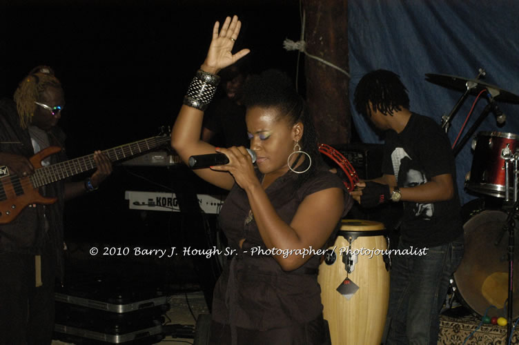 Etana - Live In Concert - One Love Reggae Concert Series 09/10 @ Negril Escape Resort and Spa, December 22, 2009, One Love Drive, West End, Negril, Westmoreland, Jamaica W.I. - Photographs by Net2Market.com - Barry J. Hough Sr, Photographer/Photojournalist - Negril Travel Guide, Negril Jamaica WI - http://www.negriltravelguide.com - info@negriltravelguide.com...!