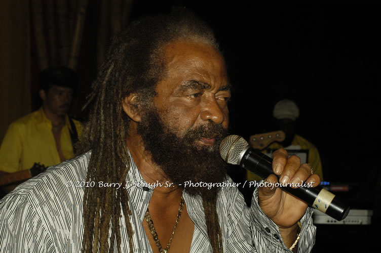 John Holt - Live in Concert - Also featuring Uprising Bank, plus DJ Gemini @ One Love Reggae Concerts Series 09/10 @ Negril Escape Resort & Spa, February 9, 2010, One Love Drive, West End, Negril, Westmoreland, Jamaica W.I. - Photographs by Net2Market.com - Barry J. Hough Sr, Photographer/Photojournalist - The Negril Travel Guide - Negril's and Jamaica's Number One Concert Photography Web Site with over 40,000 Jamaican Concert photographs Published -  Negril Travel Guide, Negril Jamaica WI - http://www.negriltravelguide.com - info@negriltravelguide.com...!